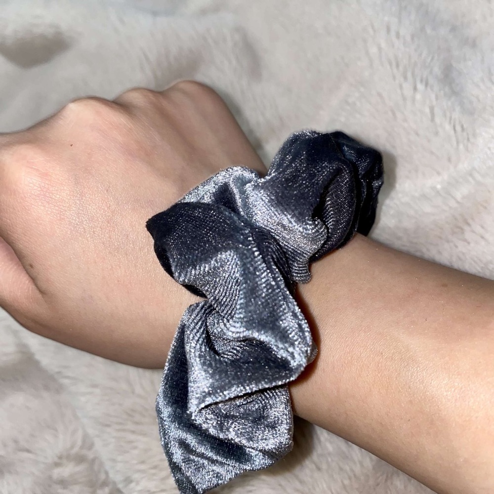 Zipper scrunchie
